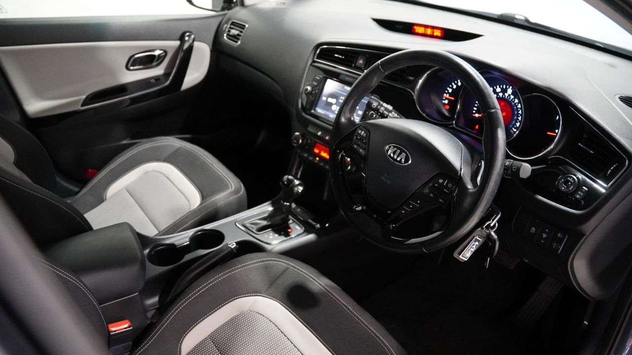 A 2017 KIA CEED 1.6 CRDi 3 Sportswagon 5dr Diesel DCT Euro 6 (s/s) (134 bhp) Service Histor A 2017 KIA CEED 1.6 CRDi 3 Sportswagon 5dr Diesel DCT Euro 6 (s/s) (134 bhp) Service Histor