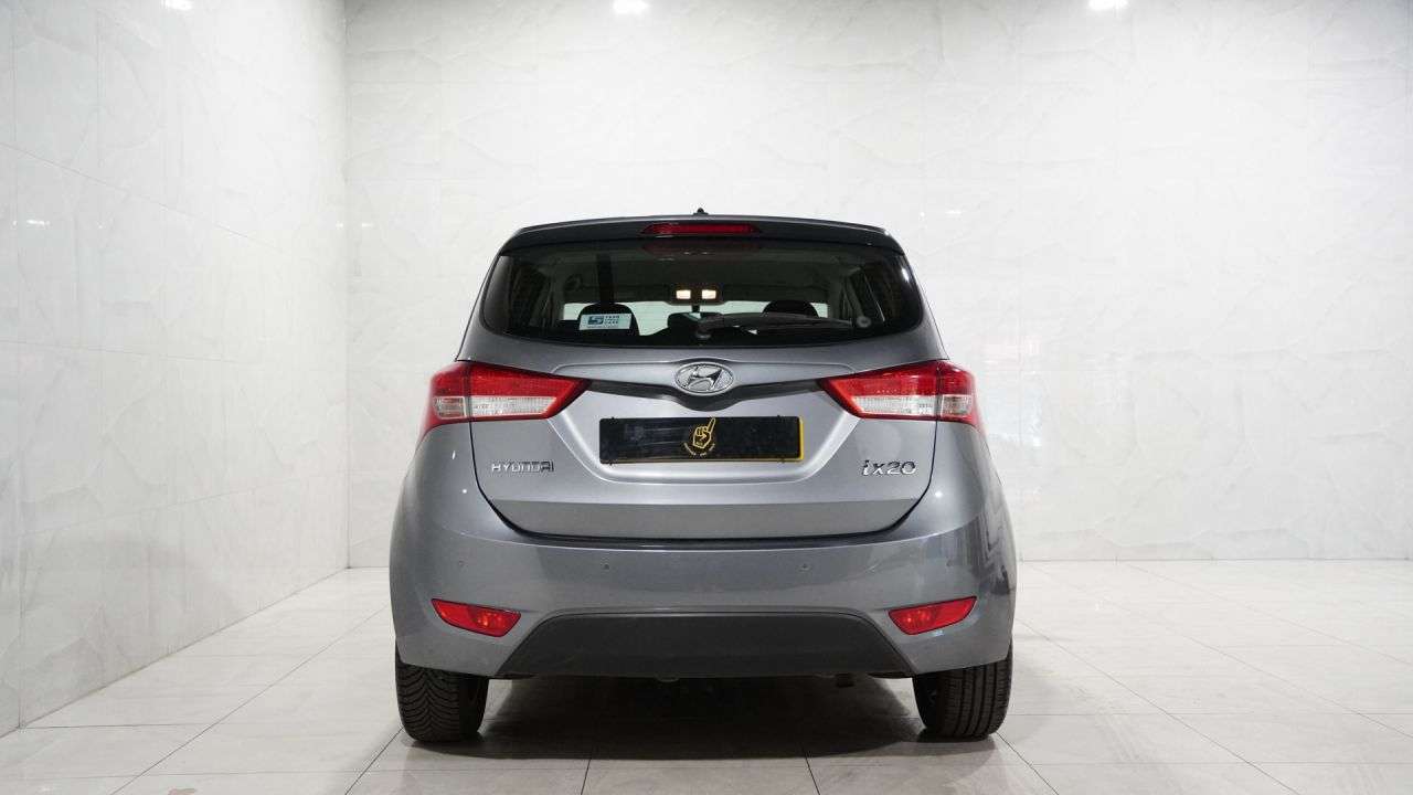 A 2013 HYUNDAI IX20 1.6 Active Hatchback 5dr Petrol Auto Euro 5 (123 bhp) A 2013 HYUNDAI IX20 1.6 Active Hatchback 5dr Petrol Auto Euro 5 (123 bhp)