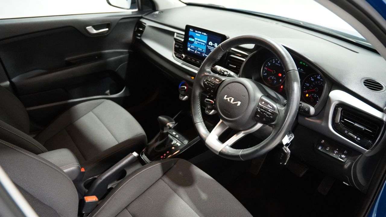 A 2022 KIA RIO 1.0 T-GDi 2 Hatchback 5dr Petrol DCT Euro 6 (s/s) (99 bhp) A 2022 KIA RIO 1.0 T-GDi 2 Hatchback 5dr Petrol DCT Euro 6 (s/s) (99 bhp)