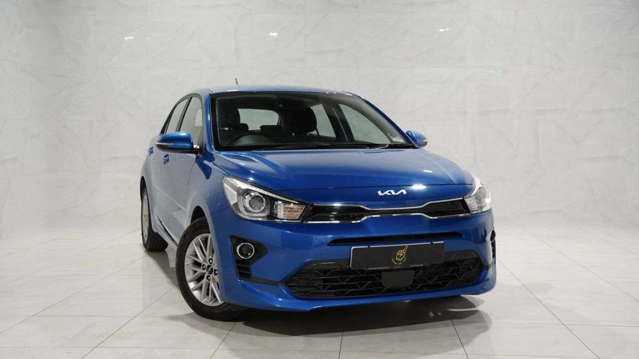 A 2022 KIA RIO 1.0 T-GDi 2 Hatchback 5dr Petrol DCT Euro 6 (s/s) (99 bhp) A 2022 KIA RIO 1.0 T-GDi 2 Hatchback 5dr Petrol DCT Euro 6 (s/s) (99 bhp)