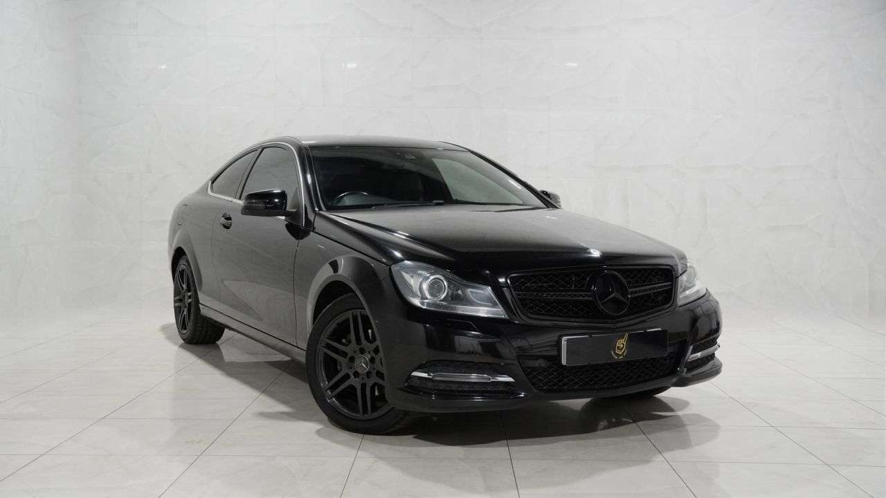 A 2013 MERCEDES-BENZ C-CLASS 2.1 C220 CDI BlueEfficiency Executive SE Coupe 2dr Diesel G-Tronic+ Euro 5 A 2013 MERCEDES-BENZ C-CLASS 2.1 C220 CDI BlueEfficiency Executive SE Coupe 2dr Diesel G-Tronic+ Euro 5