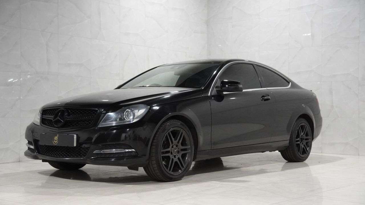 A 2013 MERCEDES-BENZ C-CLASS 2.1 C220 CDI BlueEfficiency Executive SE Coupe 2dr Diesel G-Tronic+ Euro 5 A 2013 MERCEDES-BENZ C-CLASS 2.1 C220 CDI BlueEfficiency Executive SE Coupe 2dr Diesel G-Tronic+ Euro 5