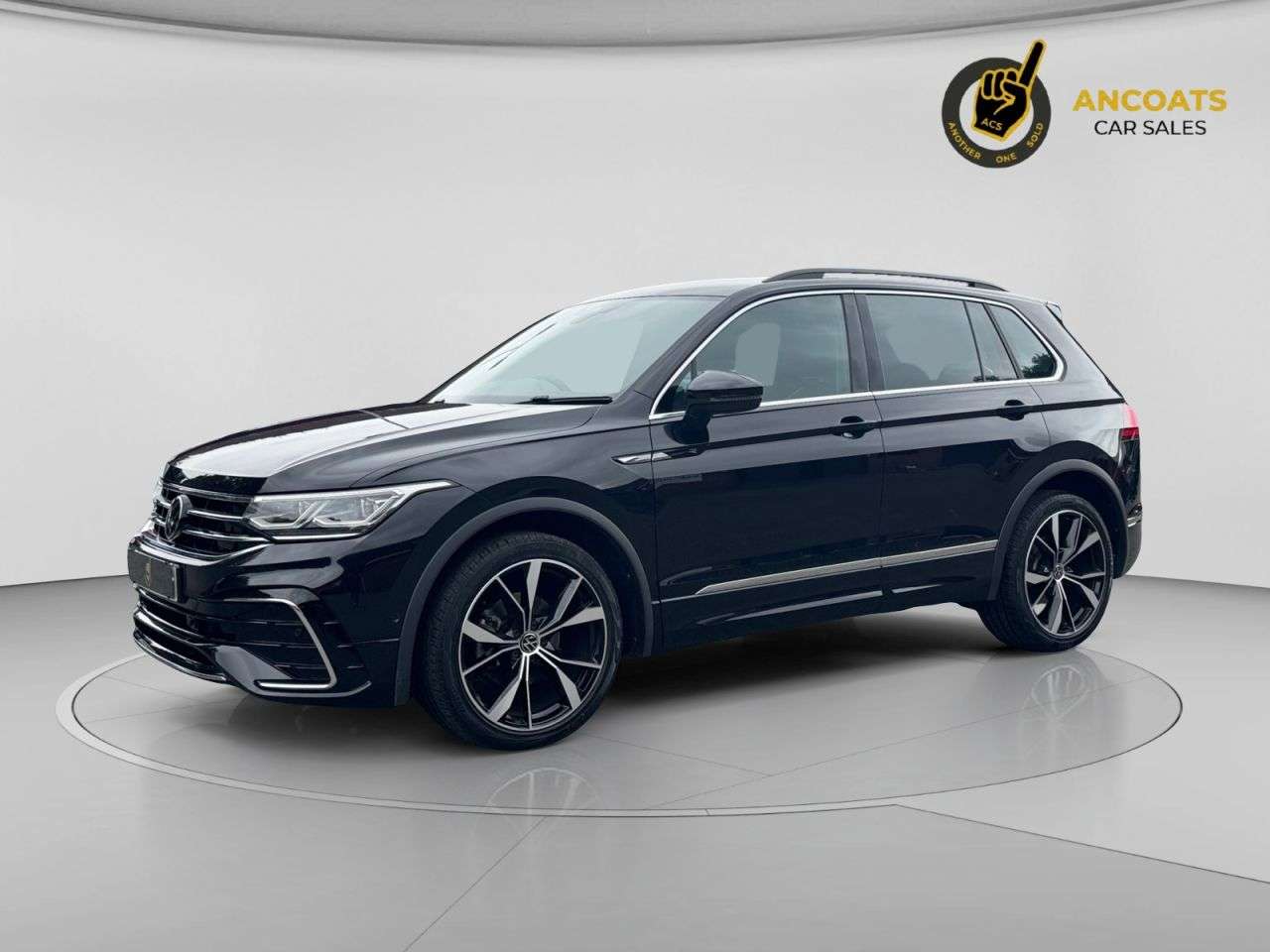 A 2022 VOLKSWAGEN TIGUAN 1.5 TSI R-Line SUV 5dr Petrol DSG Euro 6 (s/s) (150 ps) A 2022 VOLKSWAGEN TIGUAN 1.5 TSI R-Line SUV 5dr Petrol DSG Euro 6 (s/s) (150 ps)