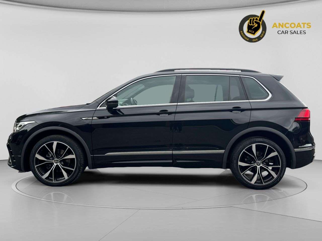 A 2022 VOLKSWAGEN TIGUAN 1.5 TSI R-Line SUV 5dr Petrol DSG Euro 6 (s/s) (150 ps) A 2022 VOLKSWAGEN TIGUAN 1.5 TSI R-Line SUV 5dr Petrol DSG Euro 6 (s/s) (150 ps)