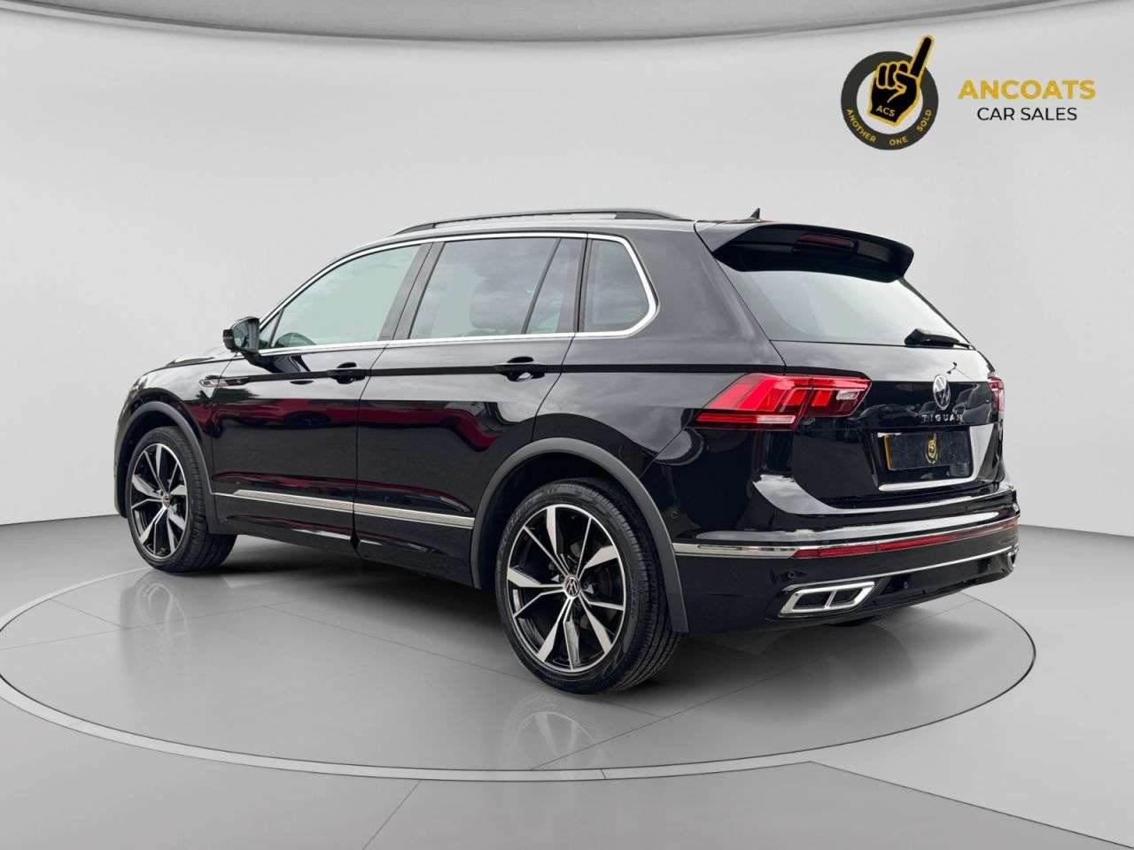 A 2022 VOLKSWAGEN TIGUAN 1.5 TSI R-Line SUV 5dr Petrol DSG Euro 6 (s/s) (150 ps) A 2022 VOLKSWAGEN TIGUAN 1.5 TSI R-Line SUV 5dr Petrol DSG Euro 6 (s/s) (150 ps)