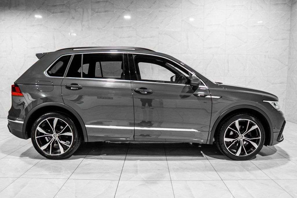 A 2021 VOLKSWAGEN TIGUAN 1.5 TSI R-Line SUV 5dr Petrol DSG Euro 6 (s/s) (150 ps) Heated Seat+Heated A 2021 VOLKSWAGEN TIGUAN 1.5 TSI R-Line SUV 5dr Petrol DSG Euro 6 (s/s) (150 ps) Heated Seat+Heated