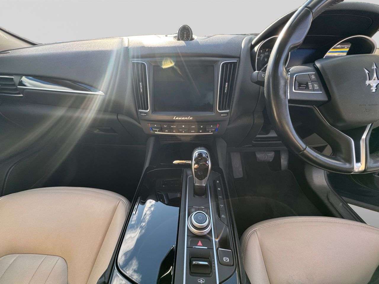 2018 MASERATI LEVANTE 2018 MASERATI LEVANTE