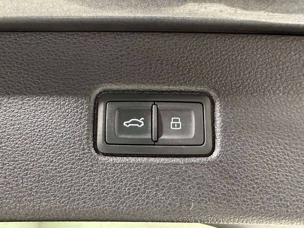 2020 AUDI Q7 2020 AUDI Q7