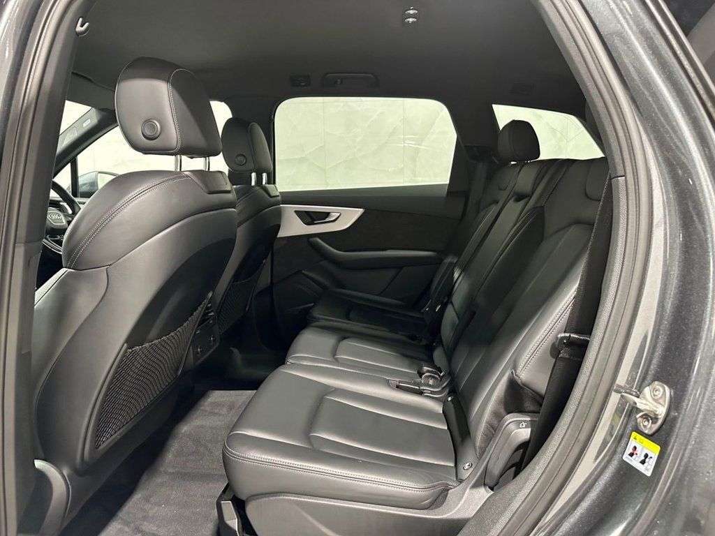 2020 AUDI Q7 2020 AUDI Q7