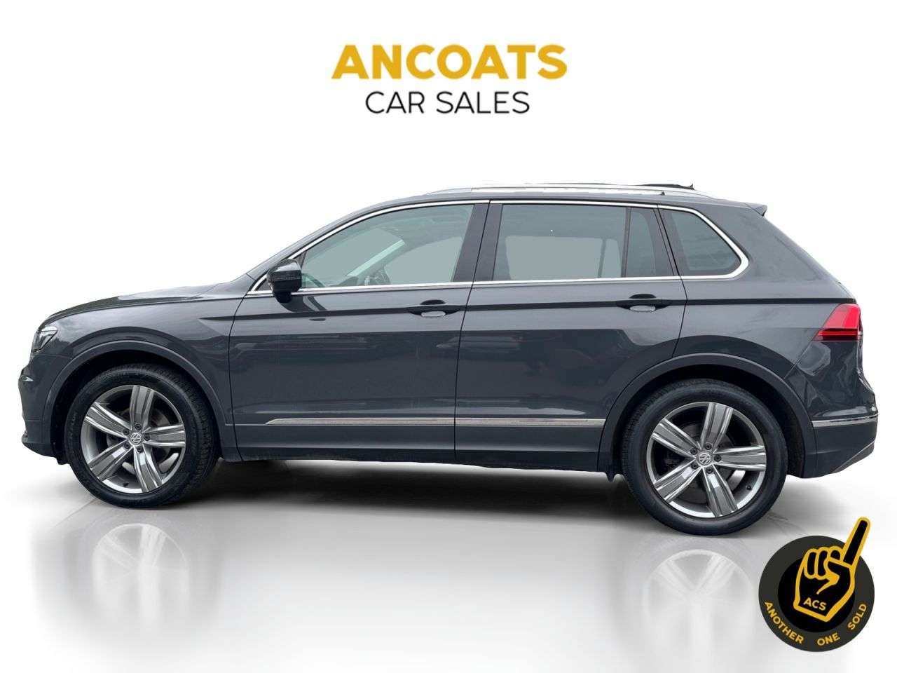 A 2017 VOLKSWAGEN TIGUAN 2.0 TDI BlueMotion Tech SEL SUV 5dr Diesel DSG Euro 6 (s/s) (150 ps) Servic A 2017 VOLKSWAGEN TIGUAN 2.0 TDI BlueMotion Tech SEL SUV 5dr Diesel DSG Euro 6 (s/s) (150 ps) Servic