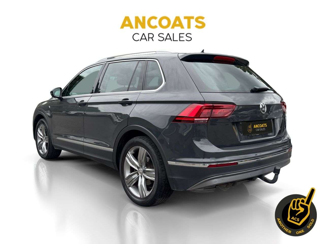 A 2017 VOLKSWAGEN TIGUAN 2.0 TDI BlueMotion Tech SEL SUV 5dr Diesel DSG Euro 6 (s/s) (150 ps) Servic A 2017 VOLKSWAGEN TIGUAN 2.0 TDI BlueMotion Tech SEL SUV 5dr Diesel DSG Euro 6 (s/s) (150 ps) Servic