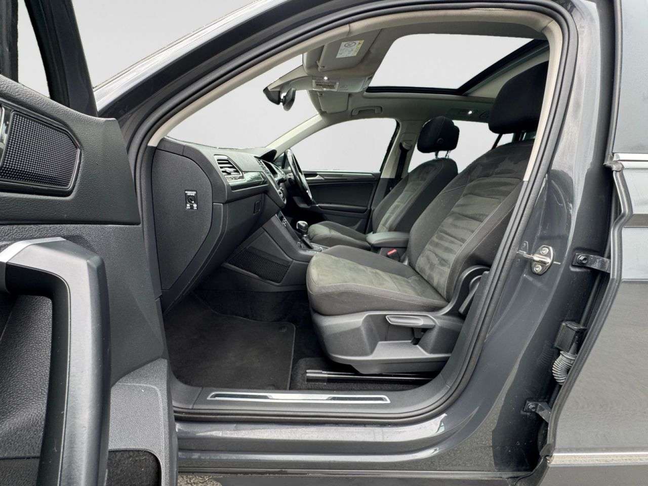 2017 VOLKSWAGEN TIGUAN 2017 VOLKSWAGEN TIGUAN
