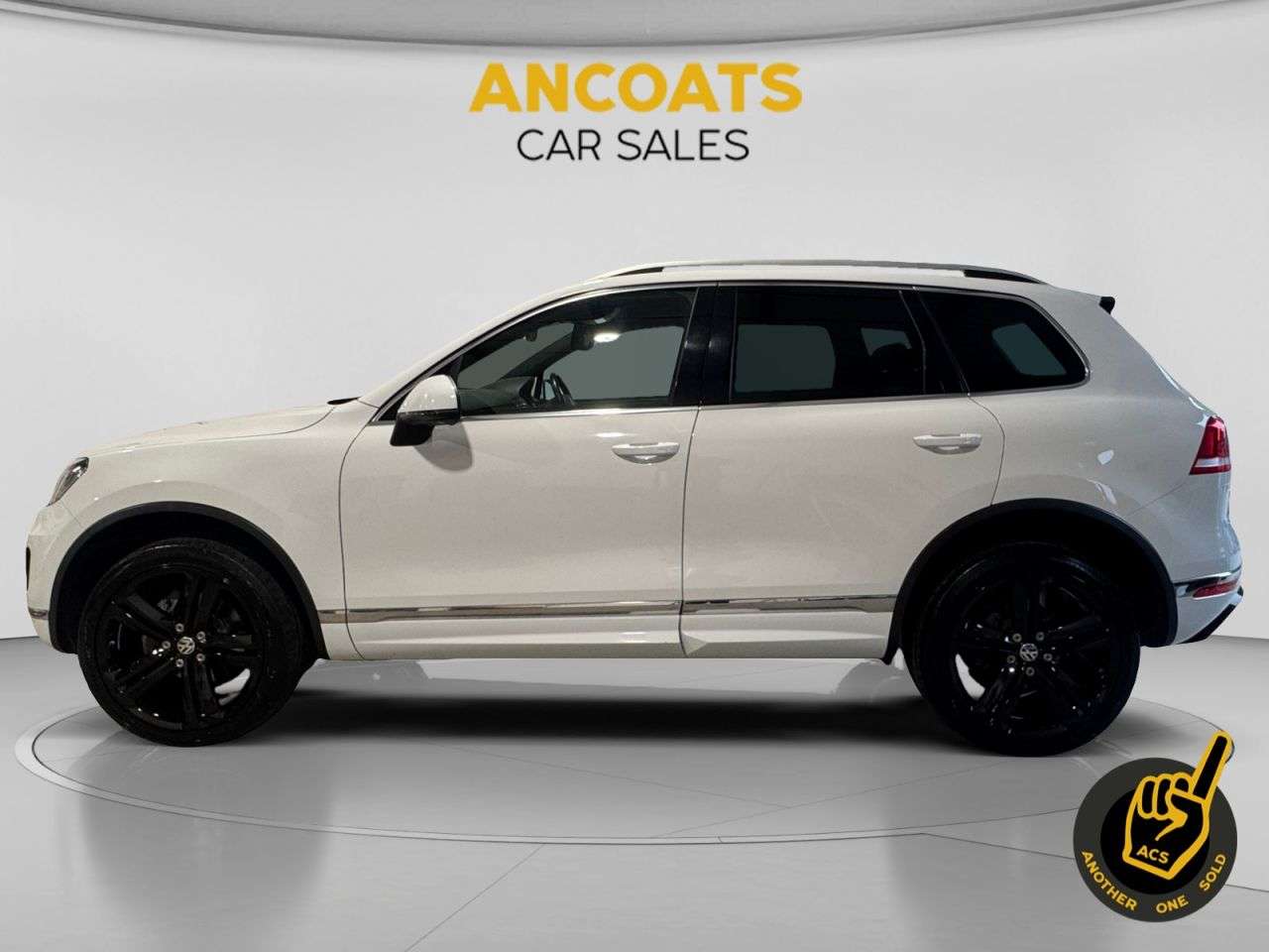 A 2017 VOLKSWAGEN TOUAREG 3.0 TDI V6 BlueMotion Tech R-Line Plus SUV 5dr Diesel Tiptronic 4WD Euro 6 A 2017 VOLKSWAGEN TOUAREG 3.0 TDI V6 BlueMotion Tech R-Line Plus SUV 5dr Diesel Tiptronic 4WD Euro 6