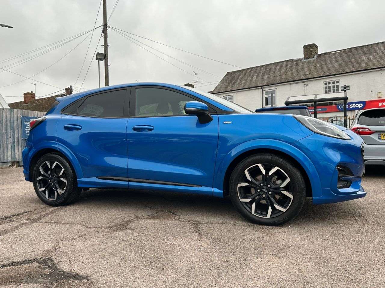 A 2020 FORD PUMA 1.0 ST-LINE X MHEV 5dr 125 BHP SAT NAV WITH SERVICE HISTORY A 2020 FORD PUMA 1.0 ST-LINE X MHEV 5dr 125 BHP SAT NAV WITH SERVICE HISTORY