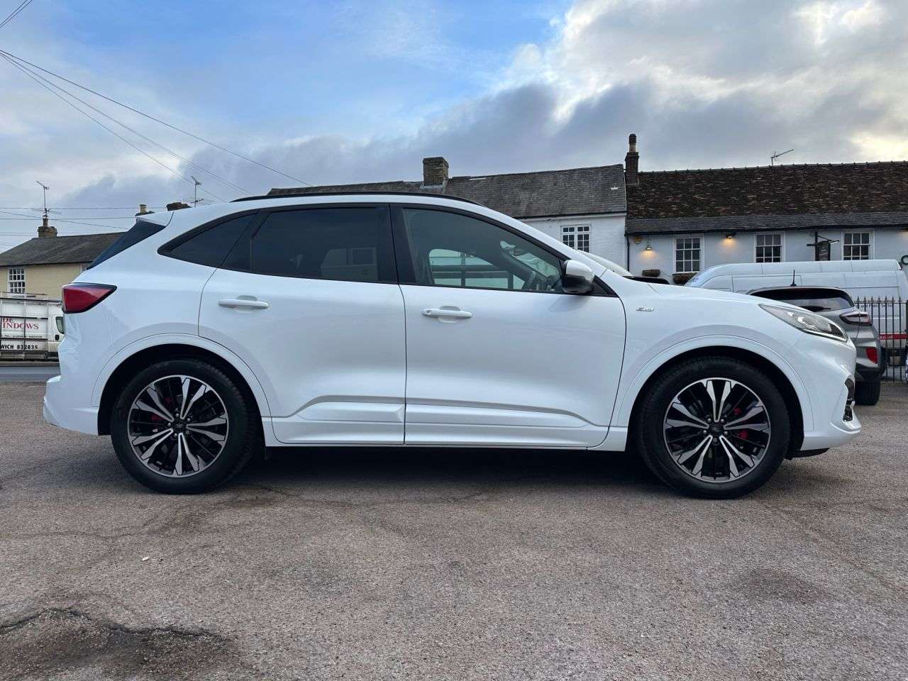 A 2020 FORD KUGA ST-LINE X ECOBLUE A 2020 FORD KUGA ST-LINE X ECOBLUE