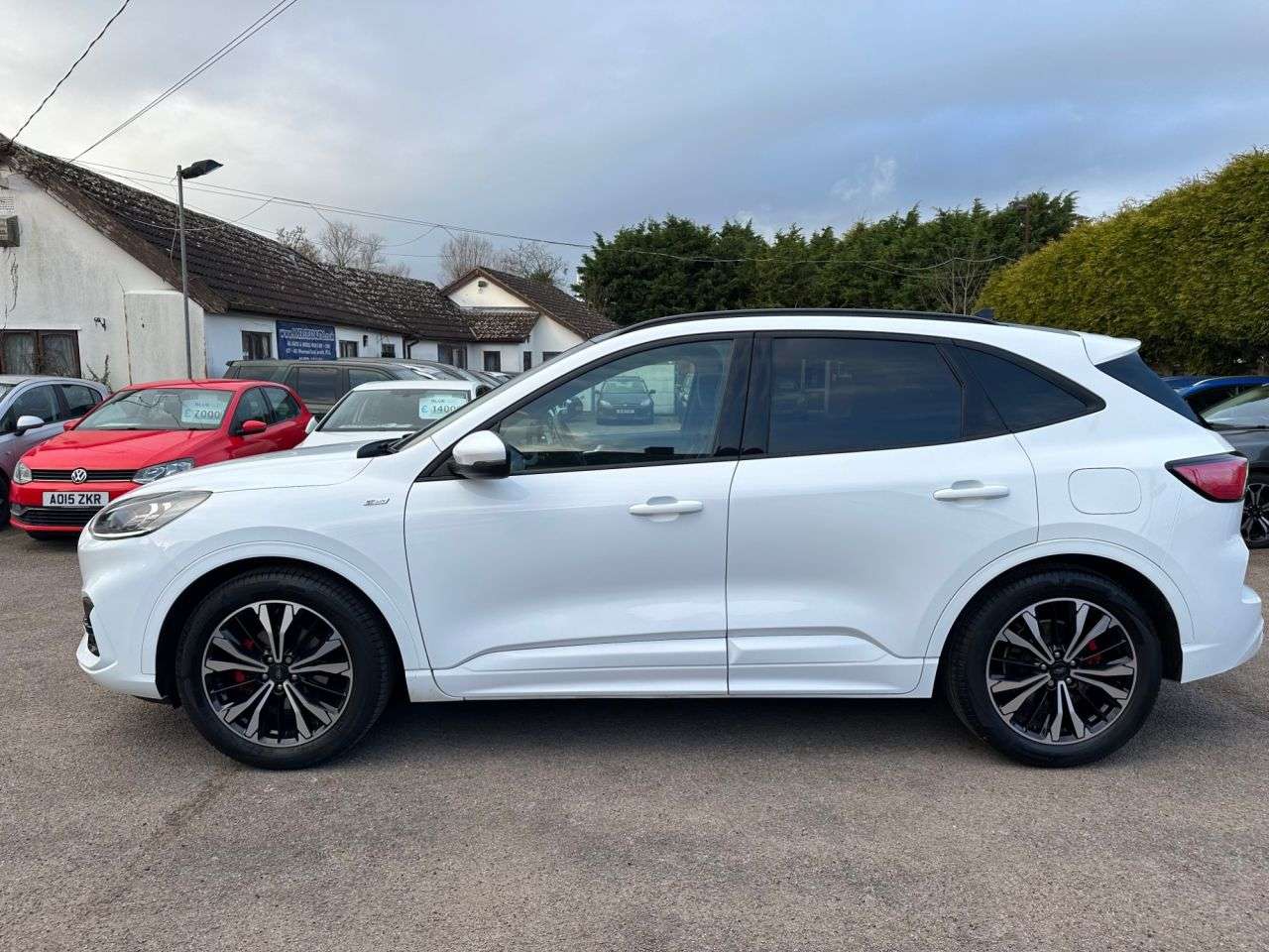 A 2020 FORD KUGA ST-LINE X ECOBLUE A 2020 FORD KUGA ST-LINE X ECOBLUE