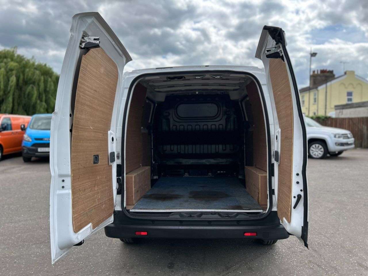 2017 NISSAN NV200 2017 NISSAN NV200