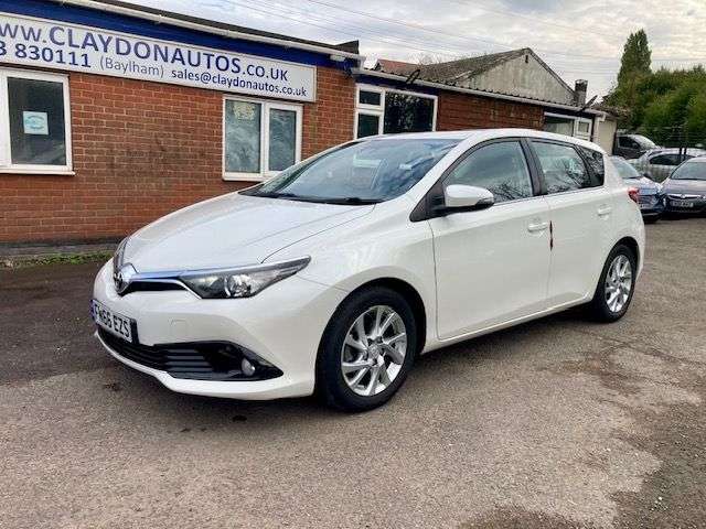 A 2016 TOYOTA AURIS 1.6 D-4D BUSINESS EDITION 5dr DIESEL EURO 6 TWENTY POUNDS ROAD TAX A 2016 TOYOTA AURIS 1.6 D-4D BUSINESS EDITION 5dr DIESEL EURO 6 TWENTY POUNDS ROAD TAX