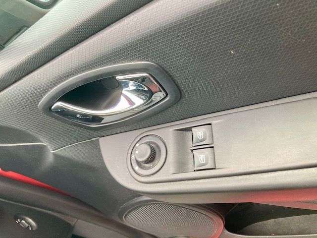 2013 RENAULT CLIO 2013 RENAULT CLIO