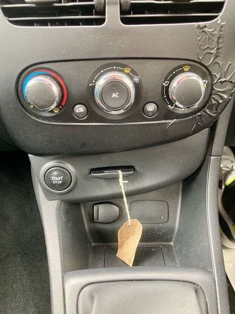 2013 RENAULT CLIO 2013 RENAULT CLIO