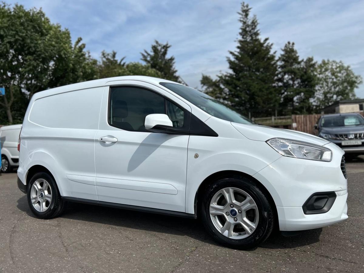 Check out this Ford Transit Courier 2020 Petrol Manual
