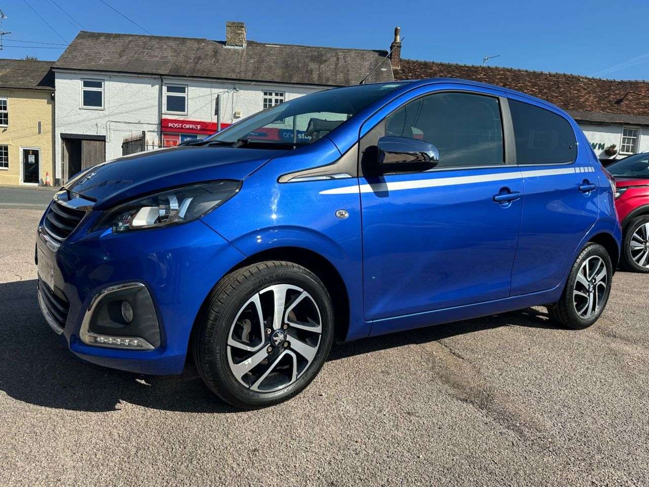 A 2018 PEUGEOT 108 1.0 COLLECTION 5dr EURO 6 (72 ps) WITH SERVICE HISTORY A 2018 PEUGEOT 108 1.0 COLLECTION 5dr EURO 6 (72 ps) WITH SERVICE HISTORY