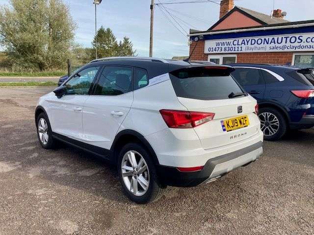 A 2019 SEAT ARONA 1.6 TDI FR SUV 5dr DIESEL EURO 6 (s/s) (115 ps) WITH SERVICE HISTORY A 2019 SEAT ARONA 1.6 TDI FR SUV 5dr DIESEL EURO 6 (s/s) (115 ps) WITH SERVICE HISTORY