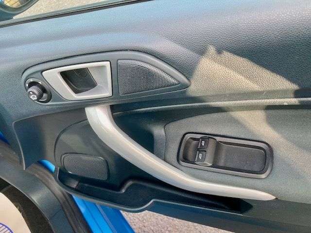 2011 FORD FIESTA 2011 FORD FIESTA