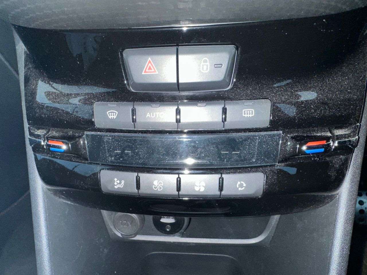 2017 PEUGEOT 2008 2017 PEUGEOT 2008