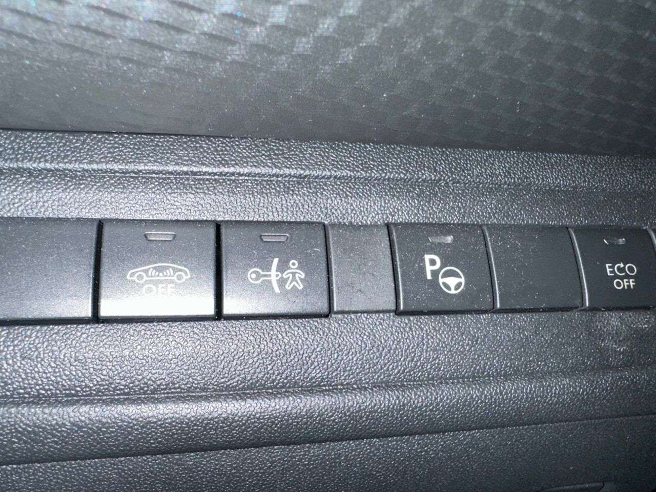 2017 PEUGEOT 2008 2017 PEUGEOT 2008