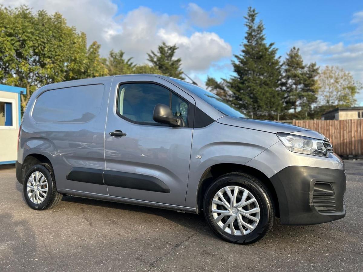 Check out this Citroen Berlingo 2020 Diesel Manual