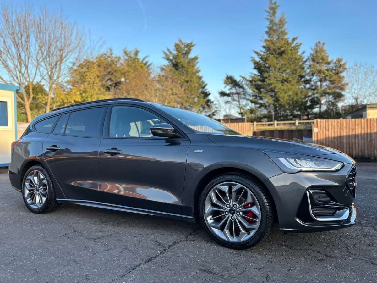 Check out this Ford Focus 2022 Petrol Manual