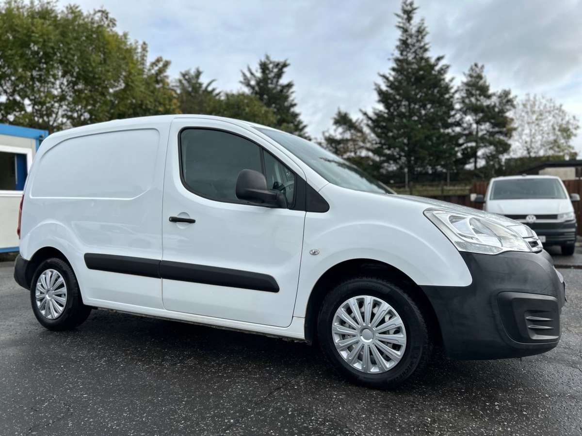 Check out this Citroen Berlingo 2018 Diesel Manual