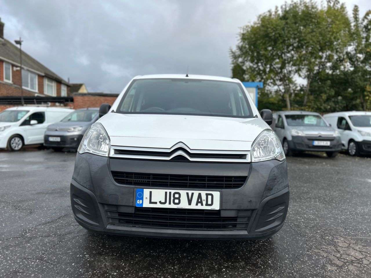 A 2018 CITROEN BERLINGO 1.6BlueHDi 625 LX P/V 5dr SWB 100bhp LOW MILEAGE EXAMPLE, 6 SERVICES A 2018 CITROEN BERLINGO 1.6BlueHDi 625 LX P/V 5dr SWB 100bhp LOW MILEAGE EXAMPLE, 6 SERVICES
