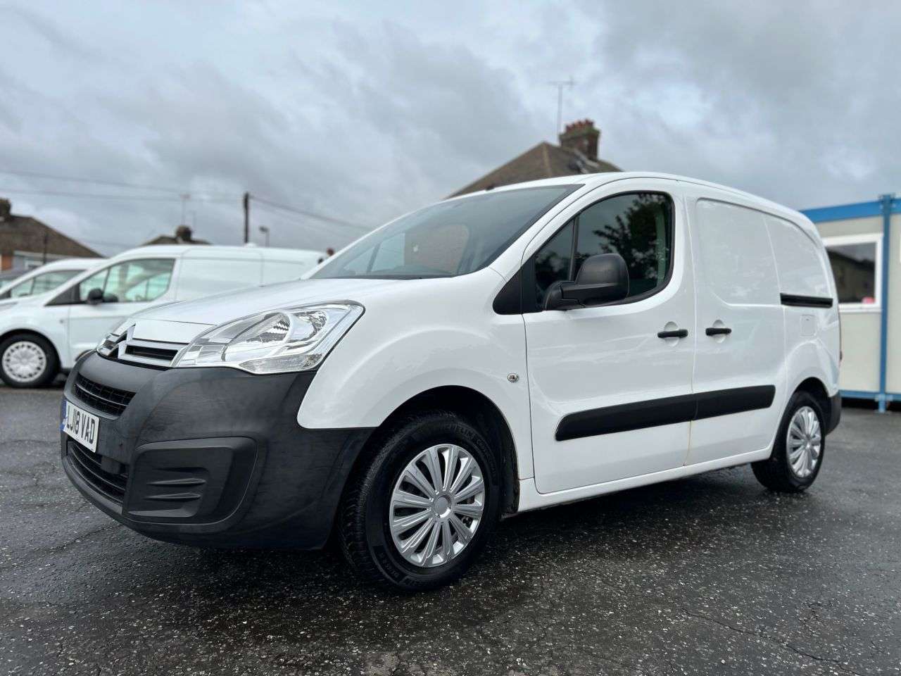 A 2018 CITROEN BERLINGO 1.6BlueHDi 625 LX P/V 5dr SWB 100bhp LOW MILEAGE EXAMPLE, 6 SERVICES A 2018 CITROEN BERLINGO 1.6BlueHDi 625 LX P/V 5dr SWB 100bhp LOW MILEAGE EXAMPLE, 6 SERVICES