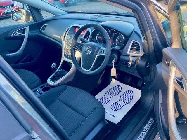 2011 VAUXHALL ASTRA 2011 VAUXHALL ASTRA