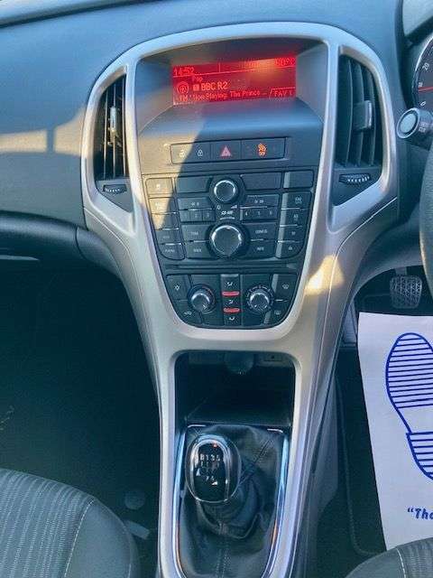 2011 VAUXHALL ASTRA 2011 VAUXHALL ASTRA