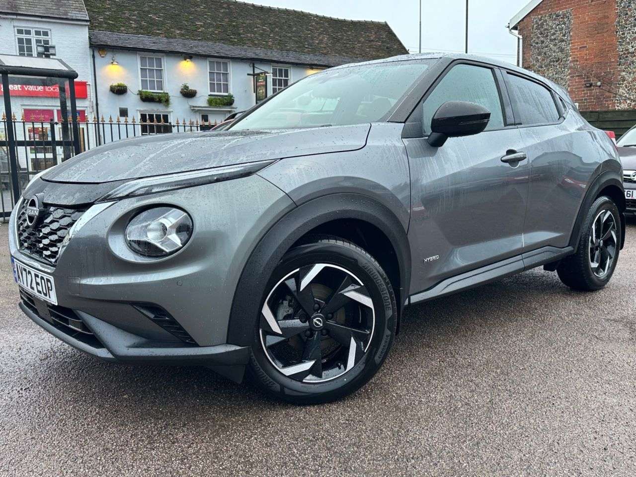 A 2022 NISSAN JUKE 1.6 N-CONNECTA SUV 5dr HYBRID AUTOMATIC EURO 6 (143 ps) A 2022 NISSAN JUKE 1.6 N-CONNECTA SUV 5dr HYBRID AUTOMATIC EURO 6 (143 ps)