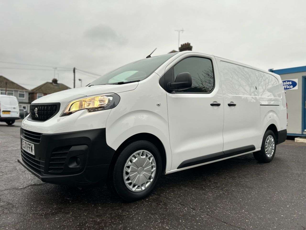 A 2022 PEUGEOT EXPERT 2.0BlueHDi 1400 PROFESSIONAL PREMIUM P/V 6dr LWB ONE OWNER, 3 SERVICES A 2022 PEUGEOT EXPERT 2.0BlueHDi 1400 PROFESSIONAL PREMIUM P/V 6dr LWB ONE OWNER, 3 SERVICES