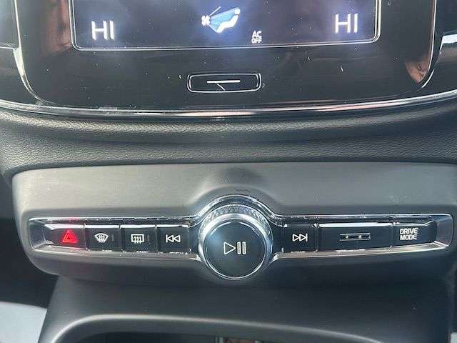 2018 VOLVO XC40 2018 VOLVO XC40