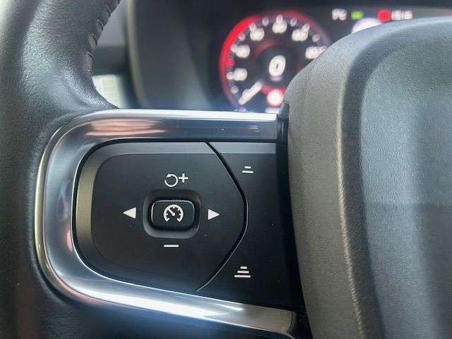 2018 VOLVO XC40 2018 VOLVO XC40