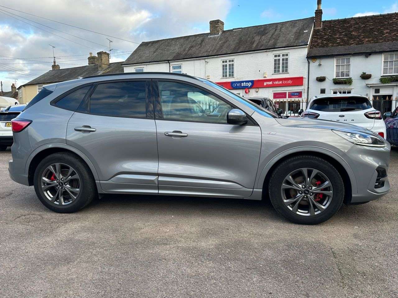 A 2022 FORD KUGA 2.0 ECOBLUE MHEV ST-LINE SUV 5dr DIESEL EURO 6 (s/s) (150 ps) A 2022 FORD KUGA 2.0 ECOBLUE MHEV ST-LINE SUV 5dr DIESEL EURO 6 (s/s) (150 ps)