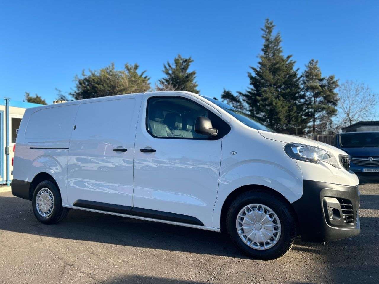 A 2022 PEUGEOT EXPERT 2.0BlueHDi 1400 PROFESSIONAL PREMIUM P/V 6dr LWB ONE OWNER, 3 SERVICES A 2022 PEUGEOT EXPERT 2.0BlueHDi 1400 PROFESSIONAL PREMIUM P/V 6dr LWB ONE OWNER, 3 SERVICES