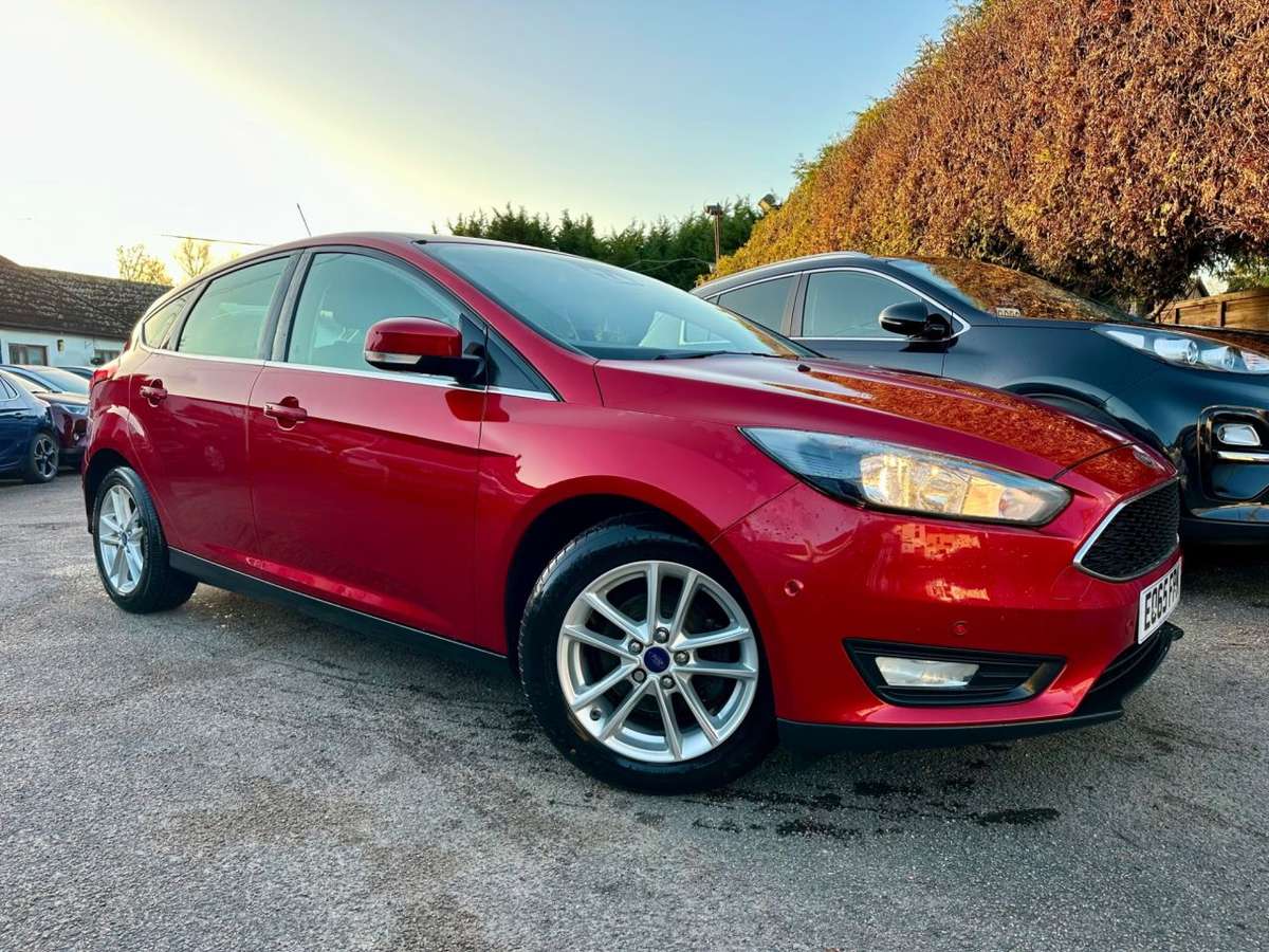 Check out this Ford Focus 2015 Petrol Manual