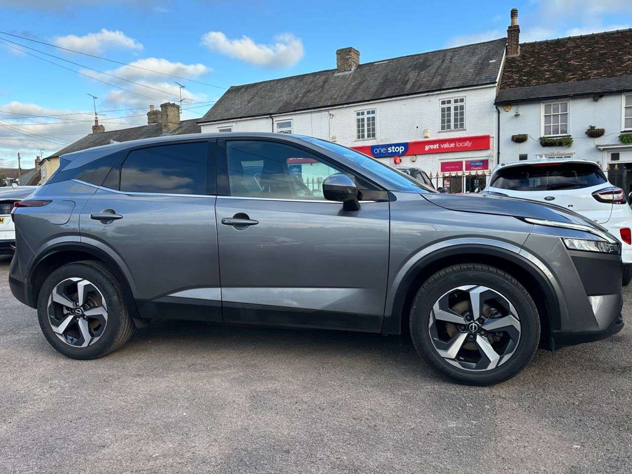 A 2022 NISSAN QASHQAI 1.3 DIG-T MHEV N-CONNECTA SUV 5dr PETROL HYBRID EURO 6 (s/s) (140 ps) A 2022 NISSAN QASHQAI 1.3 DIG-T MHEV N-CONNECTA SUV 5dr PETROL HYBRID EURO 6 (s/s) (140 ps)