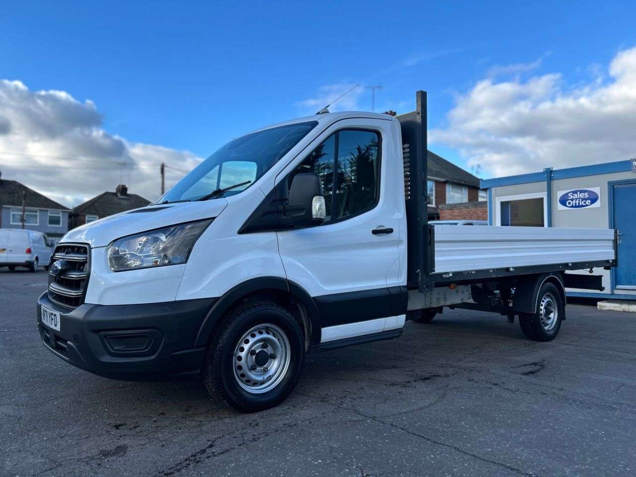A 2022 FORD TRANSIT 2.0TDCI 350 EcoBlue LEADER CHASSIS CAB 2dr FWD L3H1 ONE OWNER, 2 SERVICES A 2022 FORD TRANSIT 2.0TDCI 350 EcoBlue LEADER CHASSIS CAB 2dr FWD L3H1 ONE OWNER, 2 SERVICES