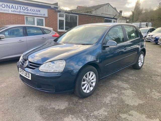 A 2007 VOLKSWAGEN GOLF 1.6 FSI MATCH HATCHBACK 5dr AUTOMATIC (180 g/km, 113 bhp) WITH SERVICE HIST A 2007 VOLKSWAGEN GOLF 1.6 FSI MATCH HATCHBACK 5dr AUTOMATIC (180 g/km, 113 bhp) WITH SERVICE HIST