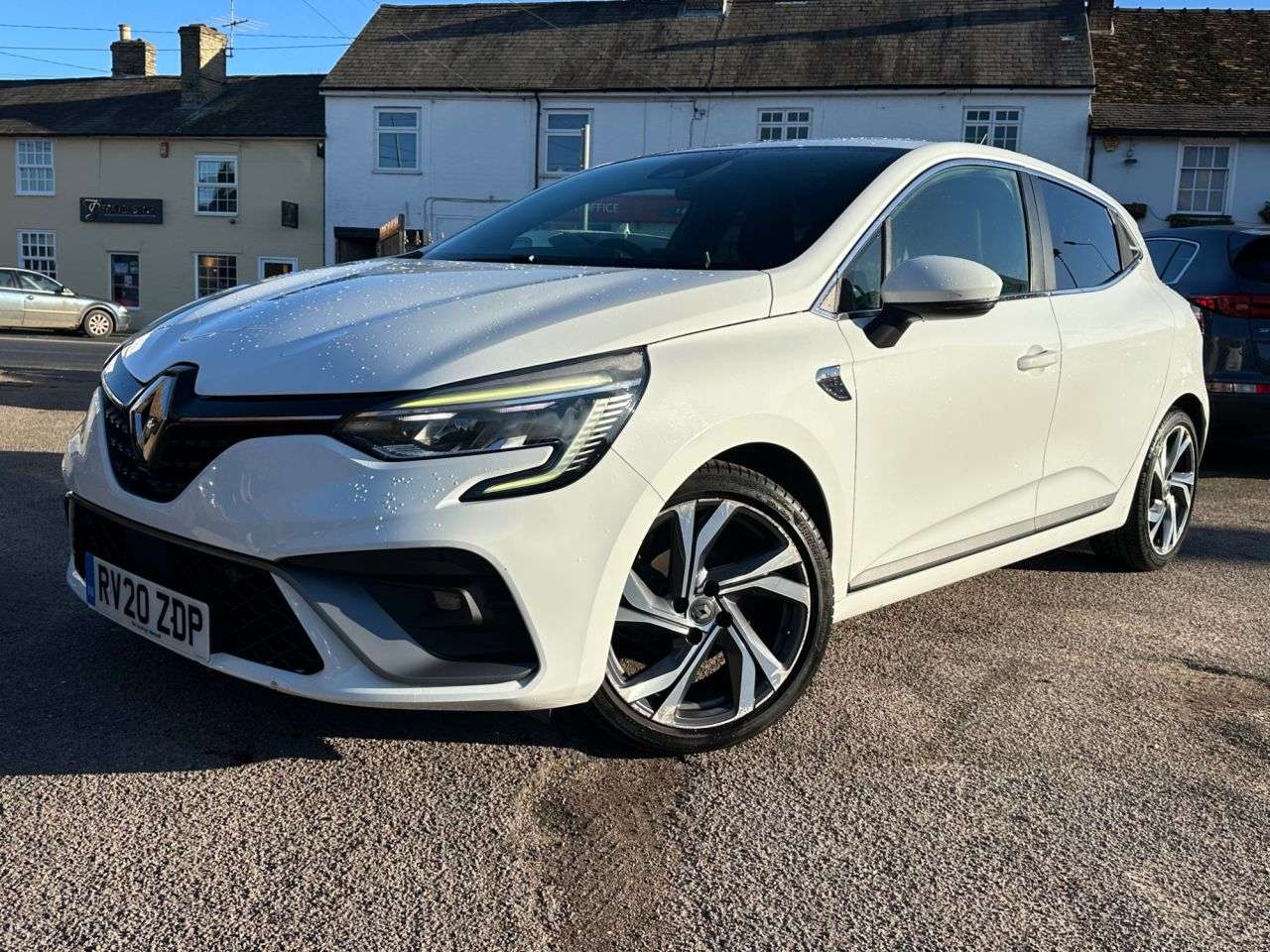A 2020 RENAULT CLIO 1.0 TCe RS LINE HATCHBACK 5dr EURO 6 (s/s) (100 ps) A 2020 RENAULT CLIO 1.0 TCe RS LINE HATCHBACK 5dr EURO 6 (s/s) (100 ps)