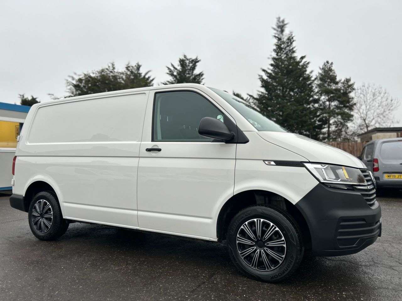A 2021 VOLKSWAGEN TRANSPORTER 2.0TDI T28 STARTLINE P/V 5dr FWD SWB ONE OWNER, 2 VW SERVICES A 2021 VOLKSWAGEN TRANSPORTER 2.0TDI T28 STARTLINE P/V 5dr FWD SWB ONE OWNER, 2 VW SERVICES