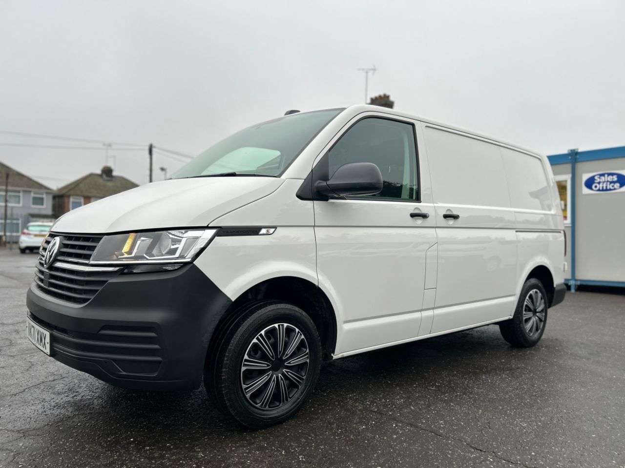 A 2021 VOLKSWAGEN TRANSPORTER 2.0TDI T28 STARTLINE P/V 5dr FWD SWB ONE OWNER, 2 VW SERVICES A 2021 VOLKSWAGEN TRANSPORTER 2.0TDI T28 STARTLINE P/V 5dr FWD SWB ONE OWNER, 2 VW SERVICES